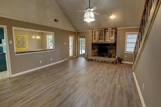 7114 Alexander Dr