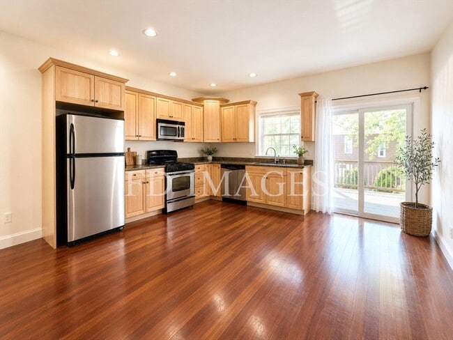 Photo - 661 Bennington St Unit 2
