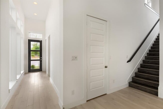1505 Seeger Dr
