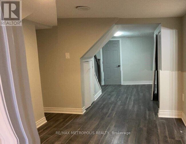 Photo - 26 Lansbury Dr