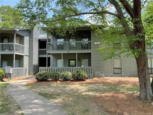 Building Photo - 1866 Tryon Dr Unit 8