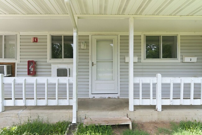 Building Photo - 1017 W Washita St Unit 2