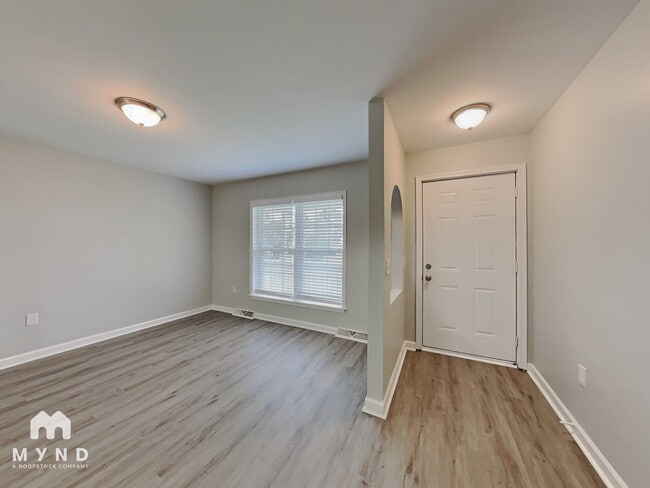 Photo - 215 Clearwater Dr