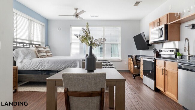 Photo - 302 13th St S Unidad PH738