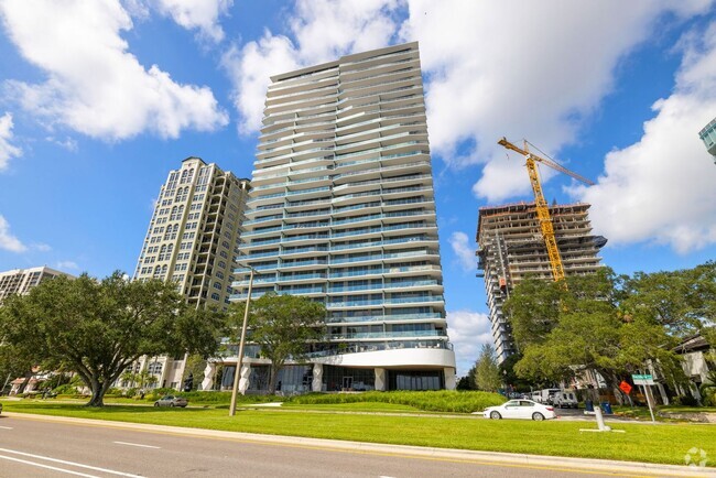 Building Photo - Luxurious Ritz-Carlton Residences Rental