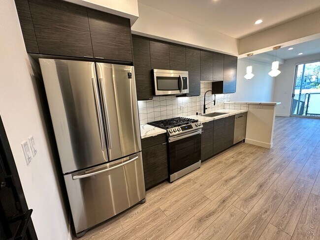 Photo - 3355 Overland Ave. Unidad 508