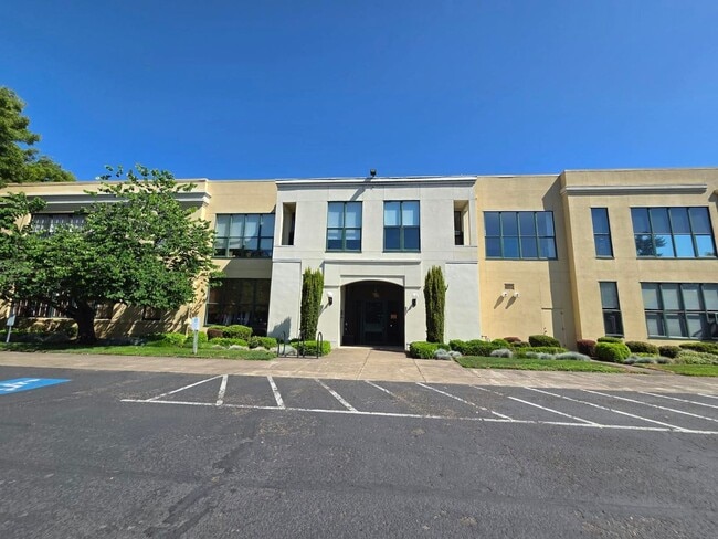 Studio Available in Beautiful Lincoln School - Studio Available in Beautiful Lincoln School Condo