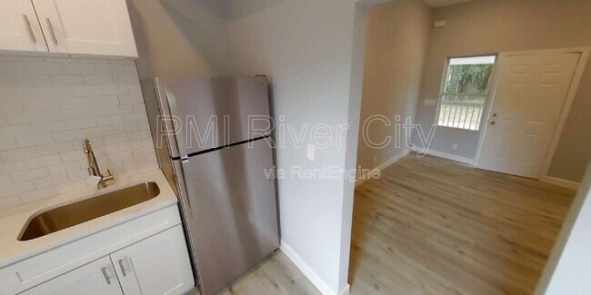Photo - 151 W 17th St Unit 2