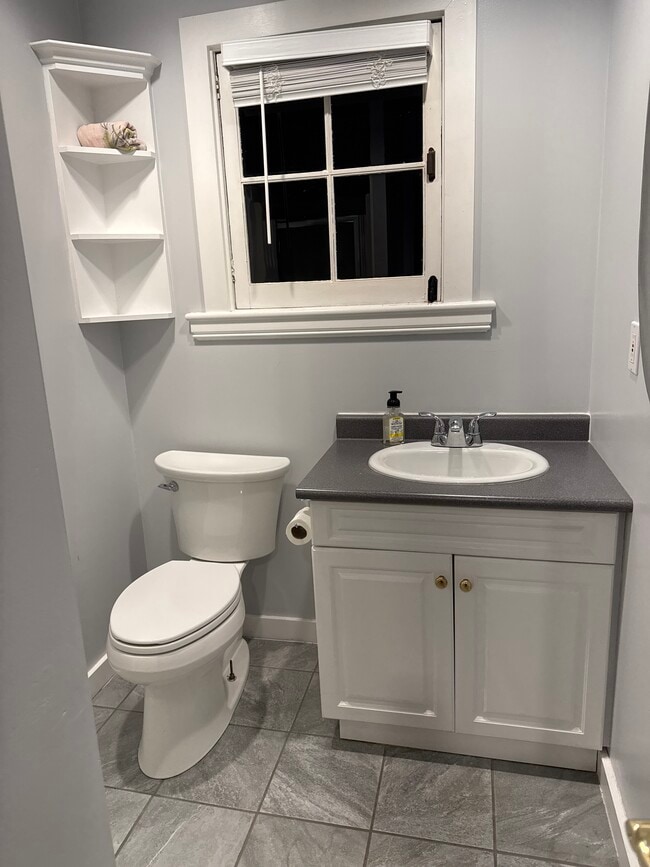 Photo - 210 Sixth Av