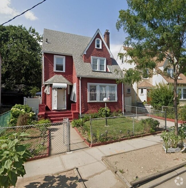 Building Photo - 214-19 Hollis Ave Rental