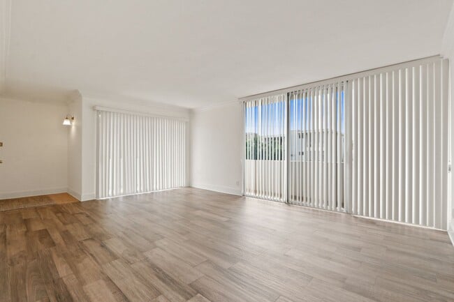 Photo - 1319 Berkeley St Unidad 1