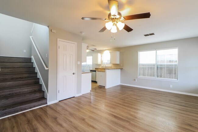 Photo - 2221 Jasmine Path