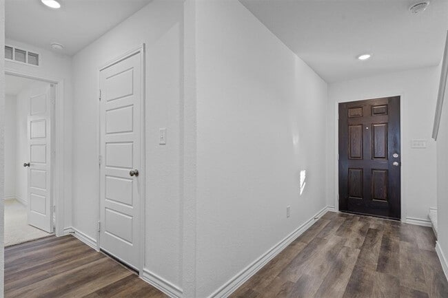 Photo - 812 Heartseed Ave