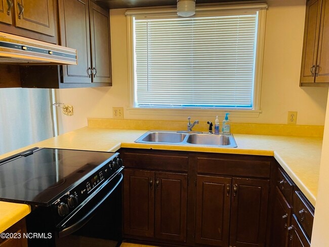 Photo - 250 N Cherry St
