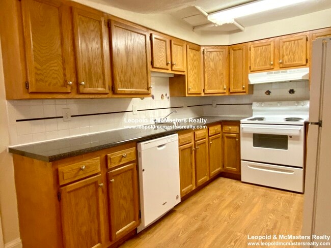 Photo - 46 Lancaster Ter