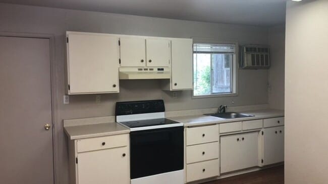 Photo - 2802-2802 NW Highland Ave Unit 2800