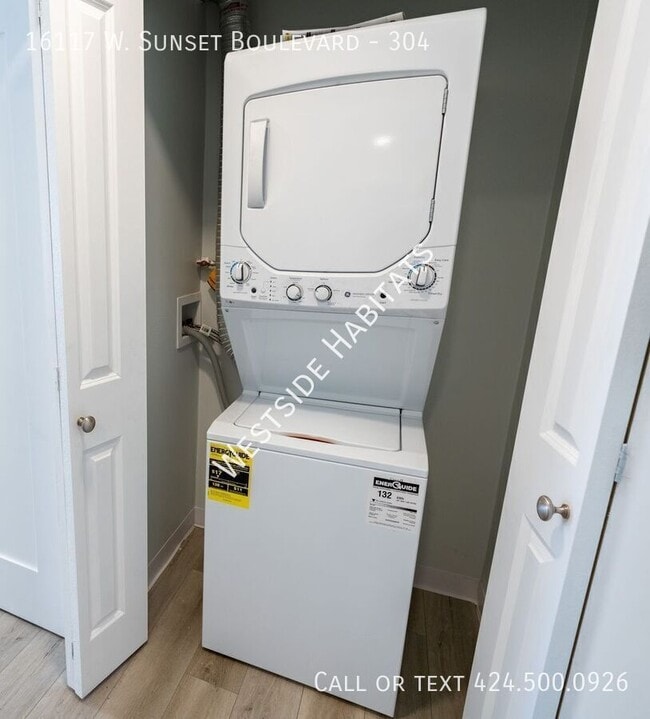 Building Photo - 16117 W Sunset Blvd Unit 304