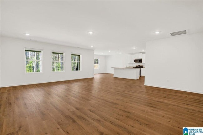 Photo - 283 Halifax Ln