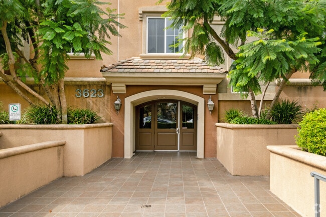 Photo - Lido Apartments - 3623 Jasmine Ave