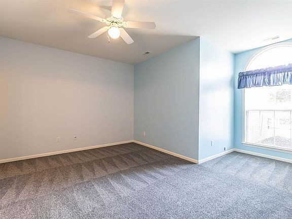 Photo - 663 Worthington Dr