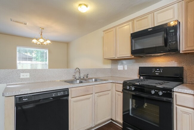 Photo - 8002 Scarlet Tanager Dr