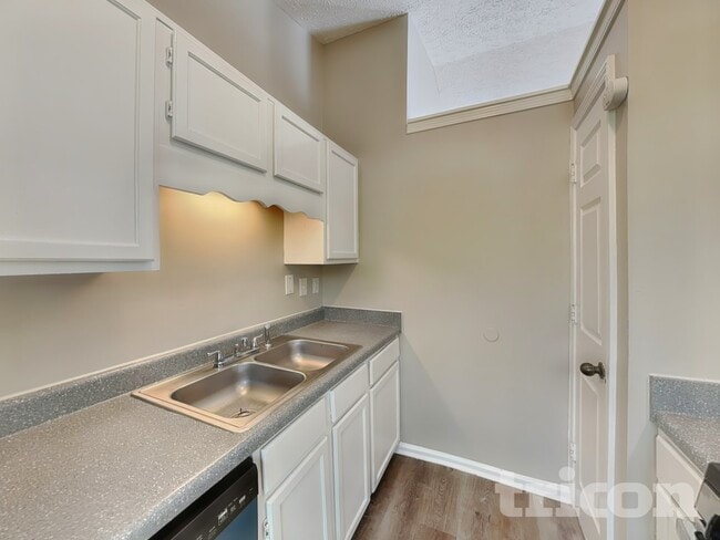Photo - 1330 Ling Dr