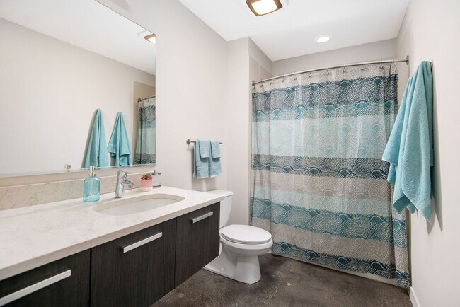 Photo - 1311 W Randolph St Unit 231