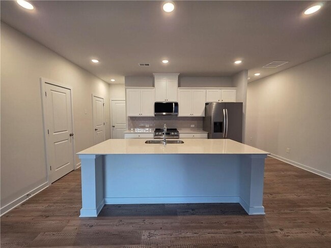1712 Harper Lily Ln
