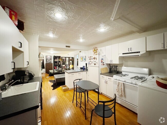 Building Photo - 107 Sussex St Unit 1 Rental
