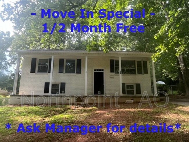 Photo - 484 Camelot Pkwy House