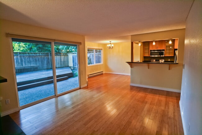 Building Photo - 725 9th Ave S Unit #101