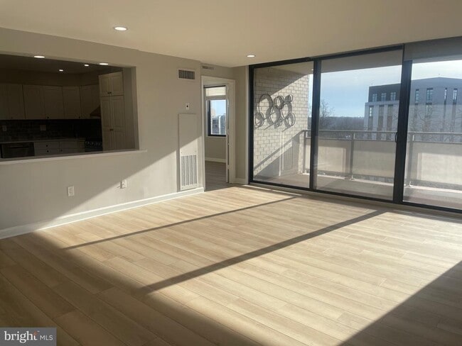 Photo - 5225 Pooks Hill Rd Unit 828S