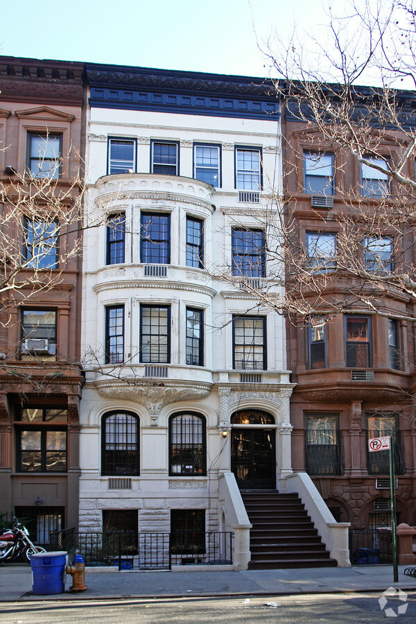 49 West 70th Street - 49 West 70th Street Apartments