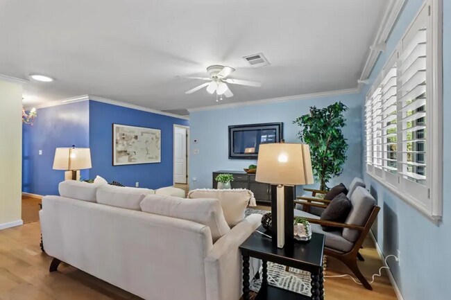 Photo - Charming 3 bed 1 bath home in Davis