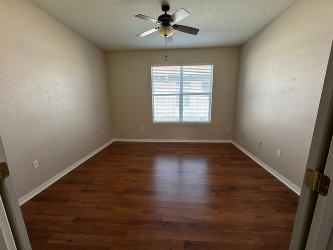 Bonus room - 2112 Bunker View Ct