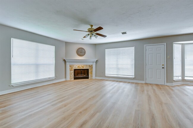 Building Photo - 14002 Wheatbridge Dr Rental