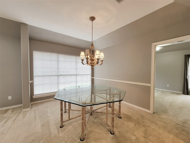 Photo - 309 Rolling Hills Dr W