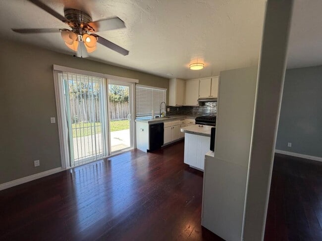 Photo - 10874 Eberly Ct