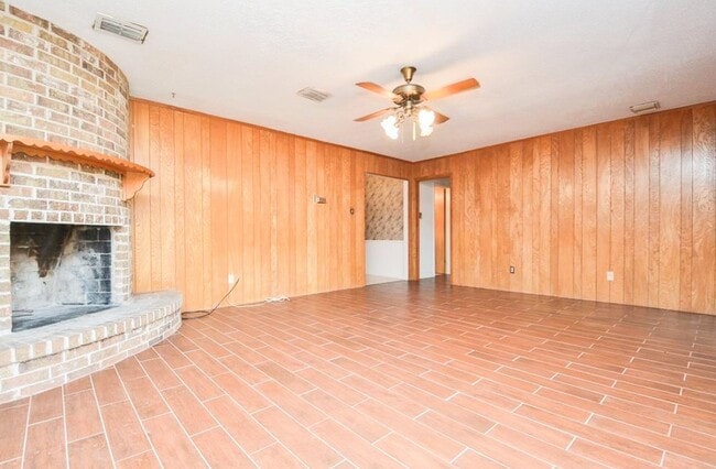 Photo - 8911 Stroud Dr