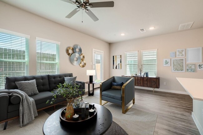 Photo - 430 S Centro Cir