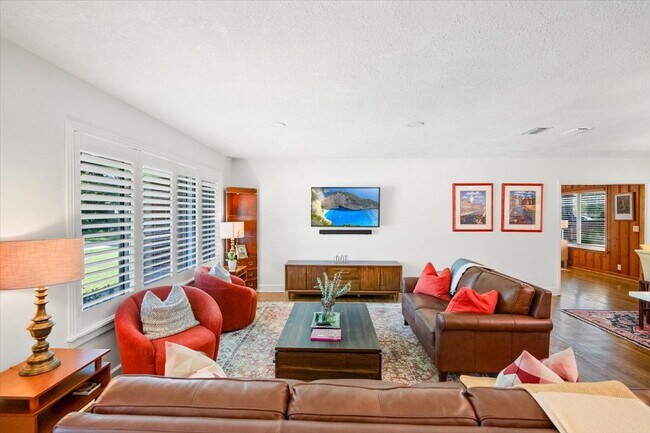 Photo - 4804 River Basin Dr S