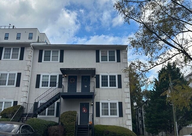 Building Photo - 188 Williams St