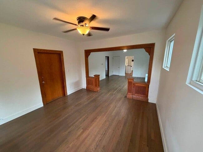 Building Photo - 5353 S Natchez Ave Unit 1F
