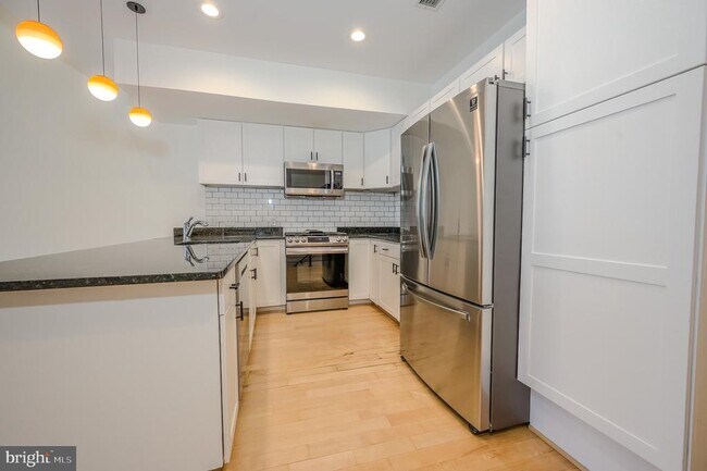 Photo - 1328 Maryland Ave NE Unit 3