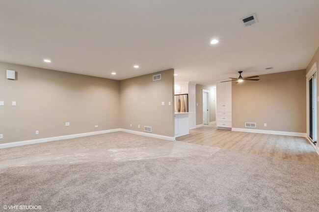 Photo - 214 Manor Dr Unit D