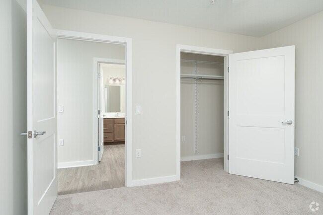 1BR, 1BA - 726SF - Bedroom