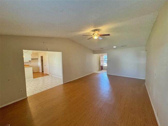 Photo - 7802 Scotland Yard