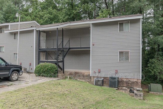 Building Photo - 1602 14th Ave E Unit Apt 19
