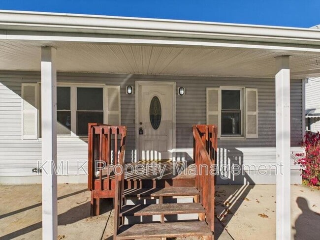 Photo - 2475 Ogden Ave