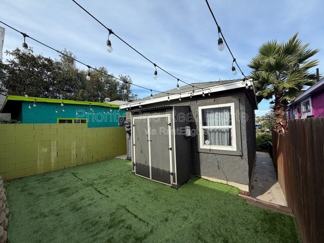 Photo - 2987 Clay Ave